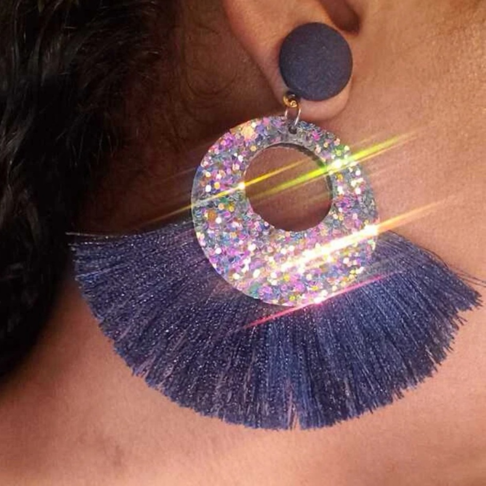 7/$35✨Boho Dazzling Tassel Fringe Blue Multicolor Sequin Statement Earrings NWT - Picture 3 of 10